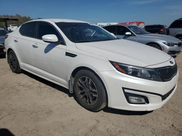 KNAGM4A76F5556165 - 2015 KIA OPTIMA LX WHITE photo 4