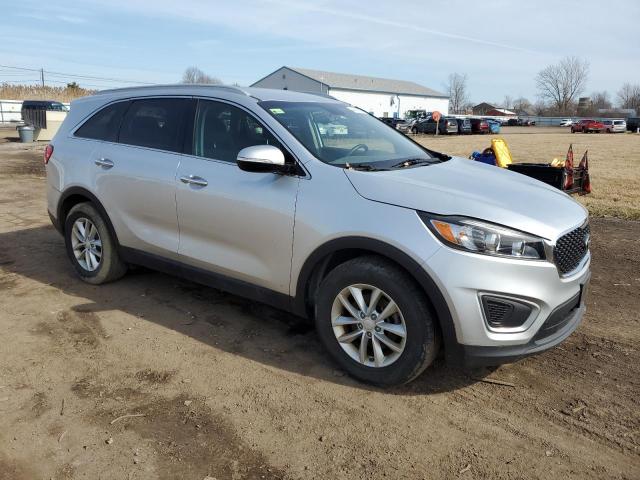 5XYPG4A3XHG265038 - 2017 KIA SORENTO LX SILVER photo 4