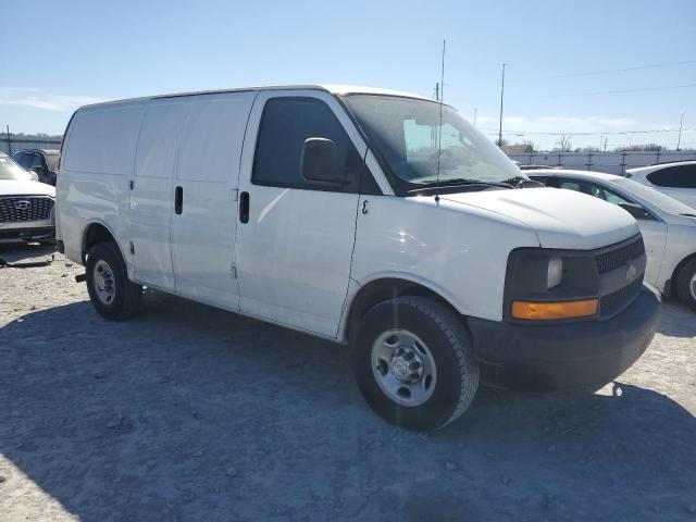 1GCWGAFF6G1143563 - 2016 CHEVROLET EXPRESS G2 WHITE photo 4