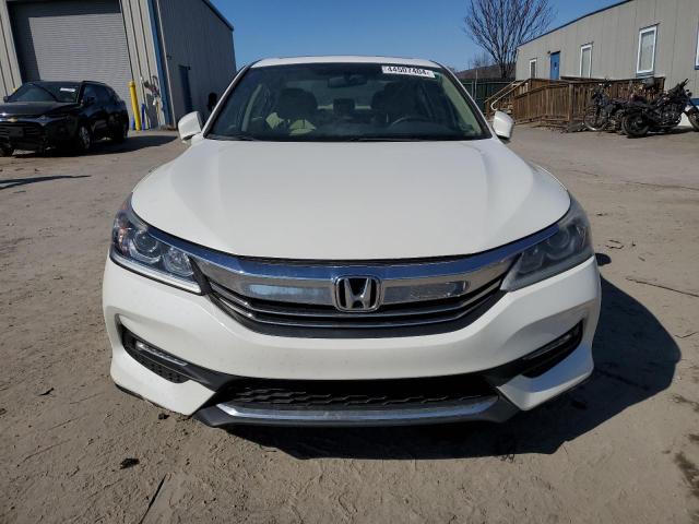 1HGCR2F79HA264313 - 2017 HONDA ACCORD EX WHITE photo 5