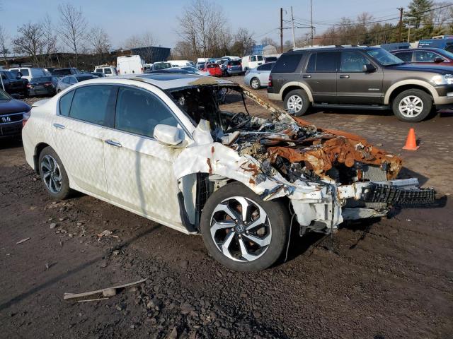 1HGCR2F8XHA095220 - 2017 HONDA ACCORD EXL WHITE photo 4