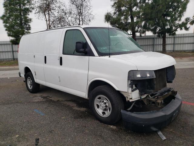 1GCWGAFP6J1321164 - 2018 CHEVROLET EXPRESS G2 WHITE photo 4