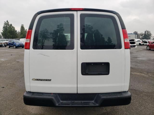 1GCWGAFP6J1321164 - 2018 CHEVROLET EXPRESS G2 WHITE photo 6