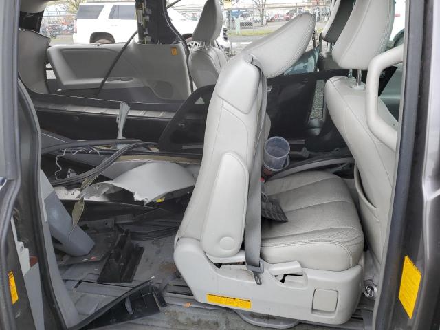 5TDDK3DC0DS068027 - 2013 TOYOTA SIENNA XLE GRAY photo 11