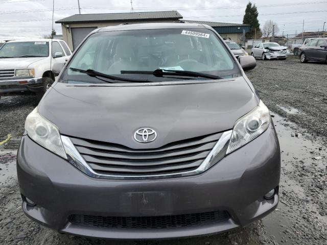 5TDDK3DC0DS068027 - 2013 TOYOTA SIENNA XLE GRAY photo 5