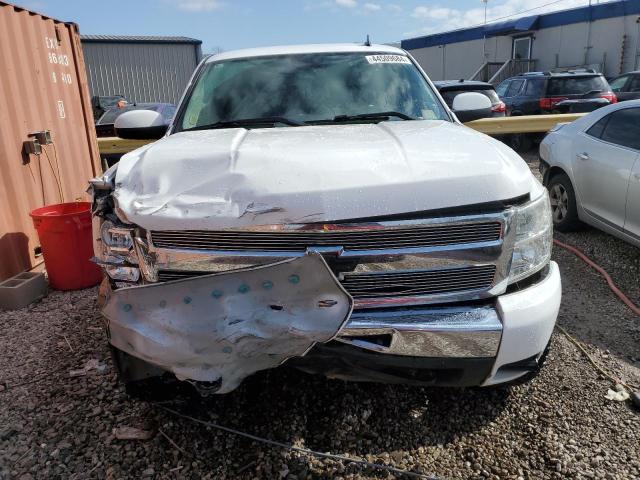 1GCSKSE34AZ277183 - 2010 CHEVROLET SILVERADO K1500 LT WHITE photo 5