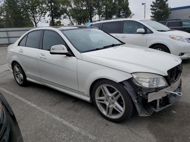 WDDGF56X88F152430 - 2008 MERCEDES-BENZ C 350 WHITE photo 4