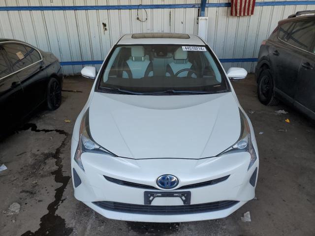 JTDKARFU1J3055545 - 2018 TOYOTA PRIUS WHITE photo 5