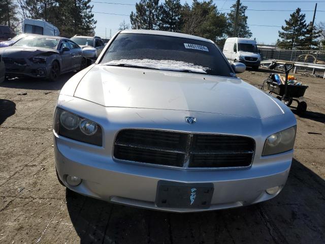 2B3CK8CTXAH318024 - 2010 DODGE CHARGER R/T SILVER photo 5