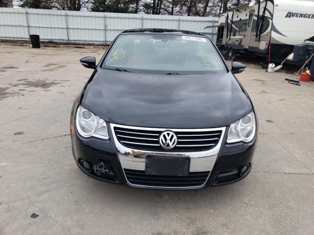 WVWFA7AH3AV019392 - 2010 VOLKSWAGEN EOS LUX 黑色 照片 5
