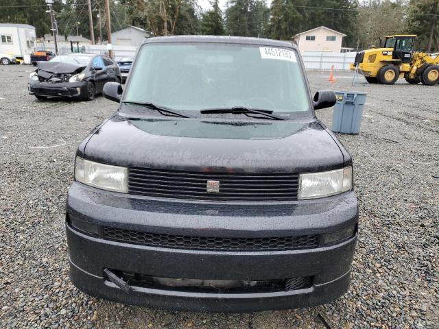 JTLKT334540131712 - 2004 TOYOTA SCION XB Siyah fotoğraf 5
