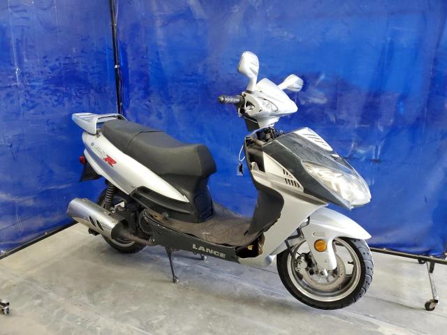 L5YTCKPA081208392 - 2008 ZNEN SCOOTER SILVER photo 1