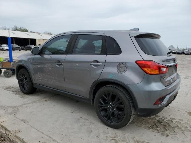 JA4AP3AU8JU013571 - 2018 MITSUBISHI OUTLANDER ES SILVER photo 2