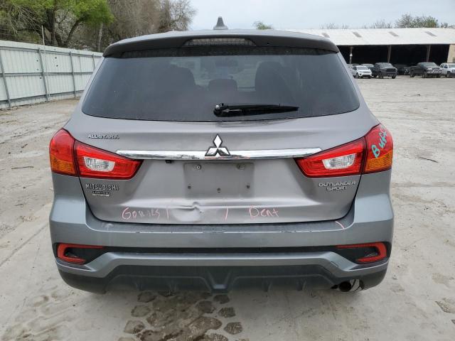 JA4AP3AU8JU013571 - 2018 MITSUBISHI OUTLANDER ES SILVER photo 6