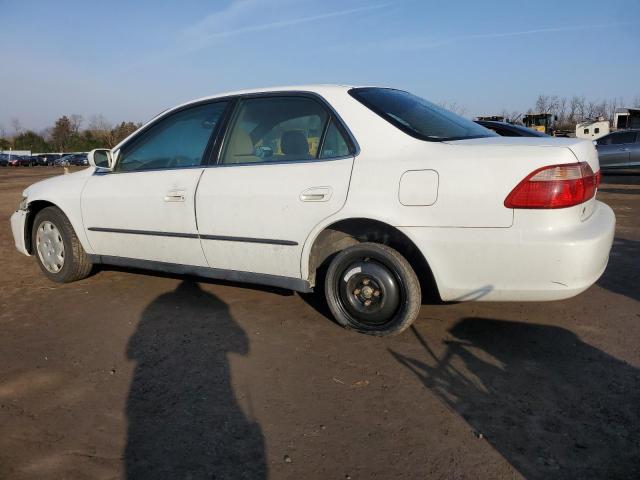 1HGCG5640WA254649 - 1998 HONDA ACCORD LX WHITE photo 2