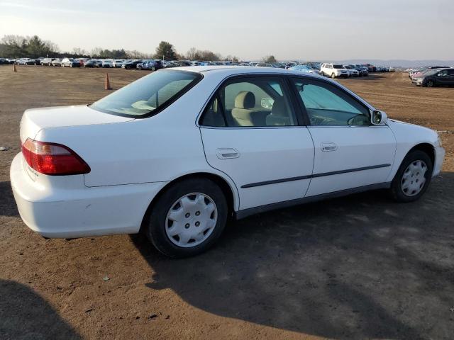 1HGCG5640WA254649 - 1998 HONDA ACCORD LX WHITE photo 3