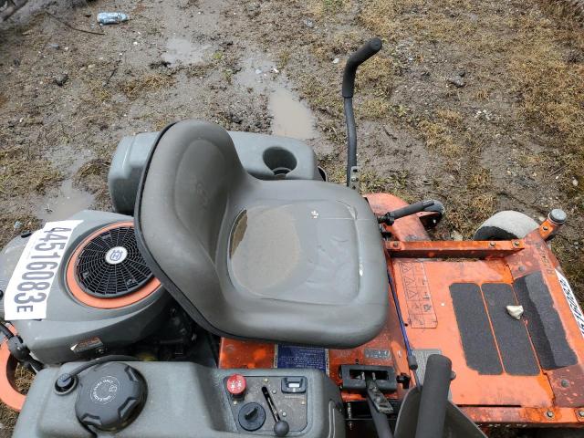 031914C004150 - 2013 LAND ROVER TRACTOR ORANGE photo 5