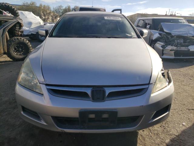 1HGCM56806A003156 - 2006 HONDA ACCORD EX SILVER photo 5