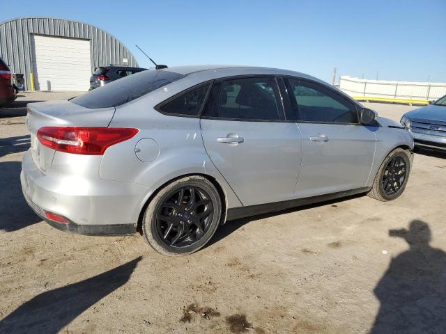 1FADP3F27GL295197 - 2016 FORD FOCUS SE SILVER photo 3