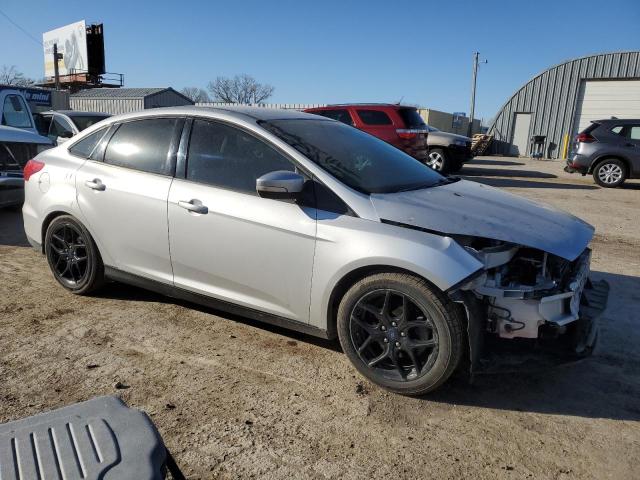 1FADP3F27GL295197 - 2016 FORD FOCUS SE SILVER photo 4