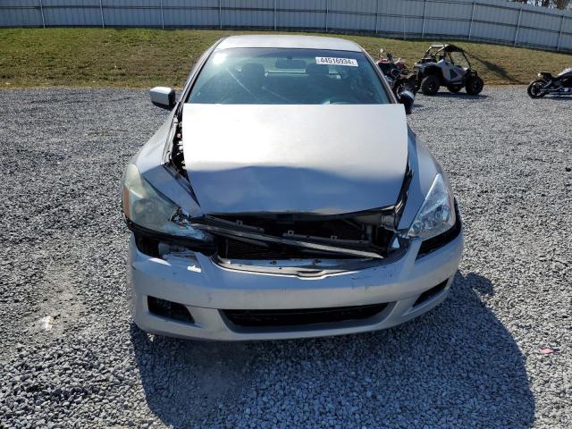 1HGCM56326A147764 - 2006 HONDA ACCORD SE SILVER photo 5