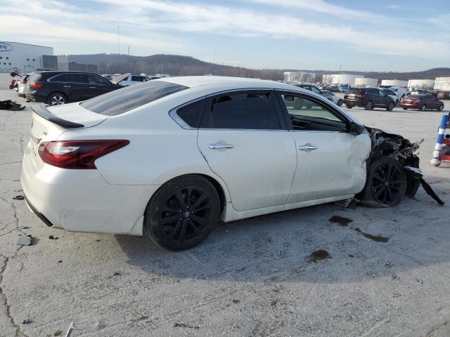 1N4AL3AP9HC291266 - 2017 NISSAN ALTIMA 2.5 WHITE photo 3