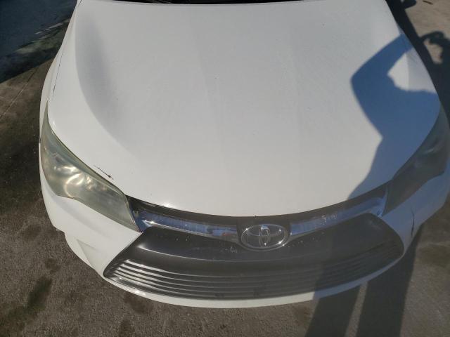 4T4BF1FK7FR476688 - 2015 TOYOTA CAMRY LE WHITE photo 11