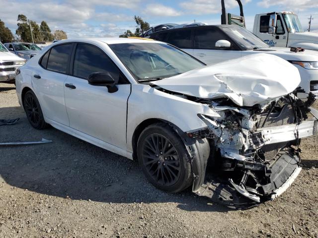 4T1G11AK4MU461729 - 2021 TOYOTA CAMRY SE WHITE photo 4