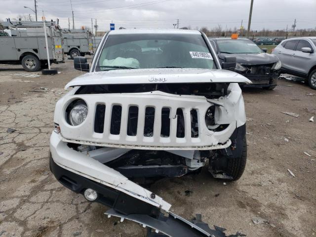 1C4NJPFB4GD754364 - 2016 JEEP PATRIOT LATITUDE WHITE photo 5