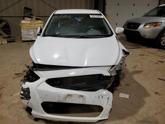 KMHCT5AE6HU324372 - 2017 HYUNDAI ACCENT SE WHITE photo 5