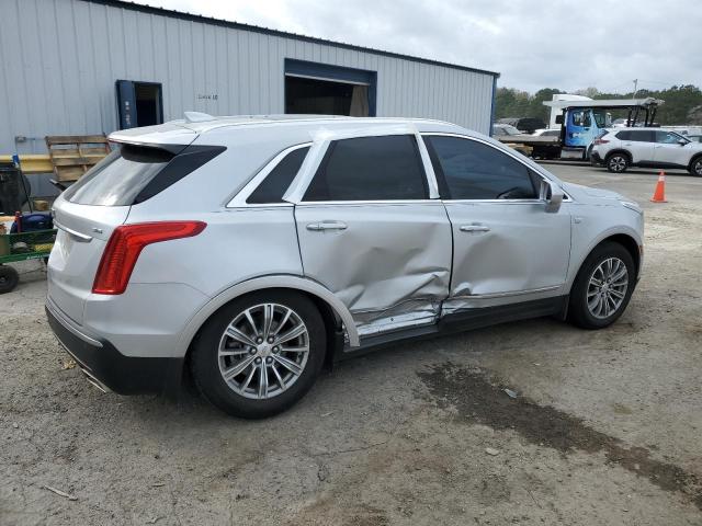 1GYKNBRS4HZ121125 - 2017 CADILLAC XT5 LUXURY SILVER photo 3