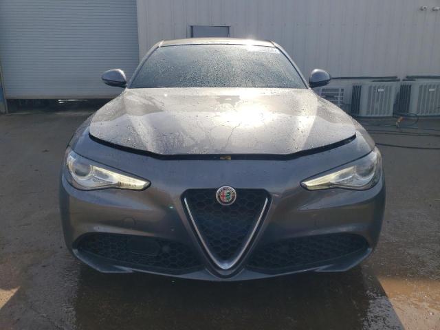 ZARFAEDN5J7567958 - 2018 ALFA ROMEO GIULIA Q4 ნაცრისფერი ფოტო 5