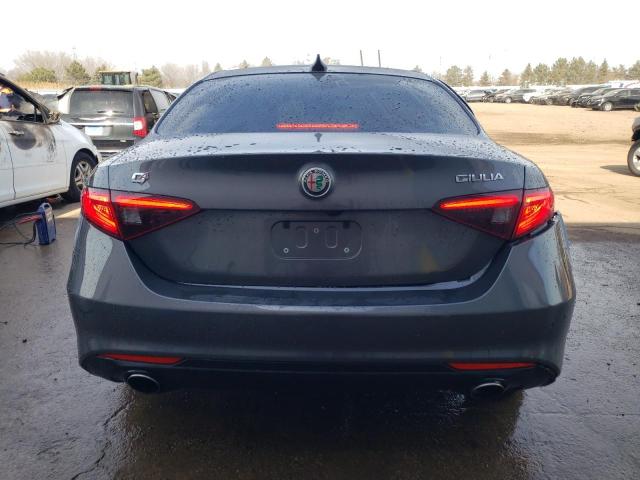 ZARFAEDN5J7567958 - 2018 ALFA ROMEO GIULIA Q4 GRAY photo 6