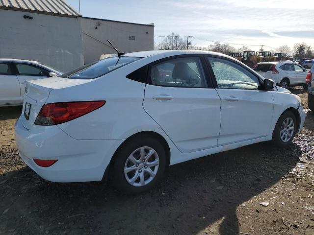 KMHCT4AE6DU398086 - 2013 HYUNDAI ACCENT GLS WHITE photo 3