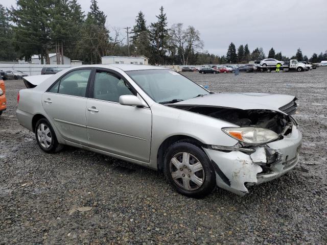 JTDBE32K420126956 - 2002 TOYOTA CAMRY LE SILVER photo 4