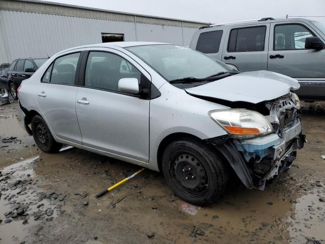 JTDBT4K39A1395676 - 2010 TOYOTA YARIS SILVER photo 4