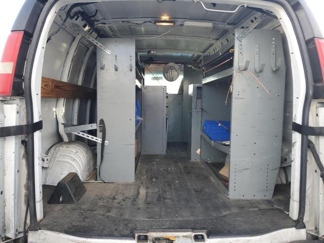 1GCWGFCA1D1902945 - 2013 CHEVROLET EXPRESS G2 WHITE photo 10