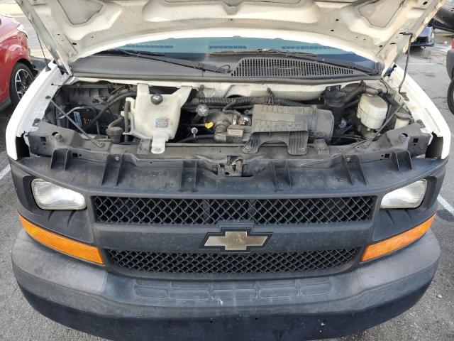 1GCWGFCA1D1902945 - 2013 CHEVROLET EXPRESS G2 WHITE photo 12