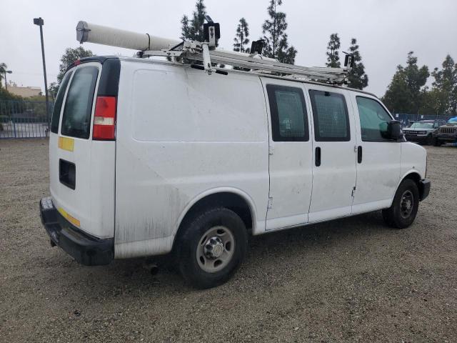 1GCWGFCA1D1902945 - 2013 CHEVROLET EXPRESS G2 WHITE photo 3