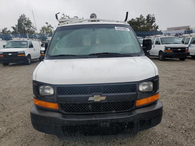 1GCWGFCA1D1902945 - 2013 CHEVROLET EXPRESS G2 WHITE photo 5