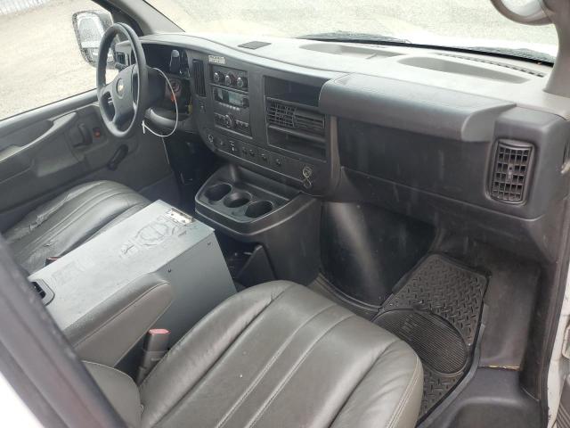 1GCWGFCA1D1902945 - 2013 CHEVROLET EXPRESS G2 WHITE photo 8