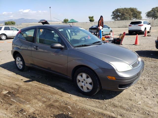 1FAFP31N67W179241 - 2007 FORD FOCUS ZX3 GRAY photo 4