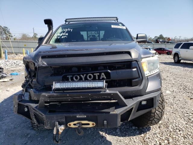 5TFUW5F15FX426232 - 2015 TOYOTA TUNDRA DOUBLE CAB SR/SR5 CHARCOAL photo 5