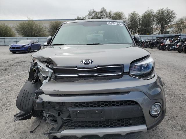 KNDJP3A51K7680335 - 2019 KIA SOUL + GRAY photo 5