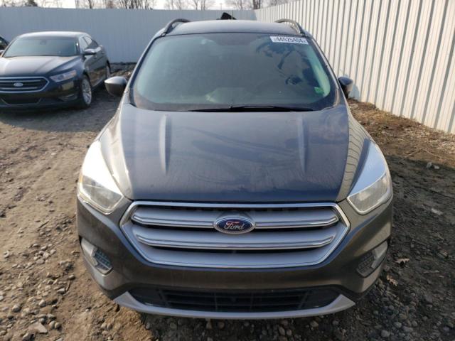 1FMCU9GDXJUA90827 - 2018 FORD ESCAPE SE GRAY photo 5