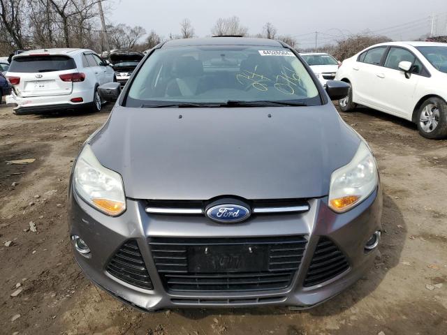 1FAHP3F20CL436316 - 2012 FORD FOCUS SE GRAY photo 5