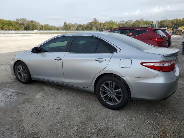 4T1BF1FK8GU504283 - 2016 TOYOTA CAMRY LE SILVER photo 2