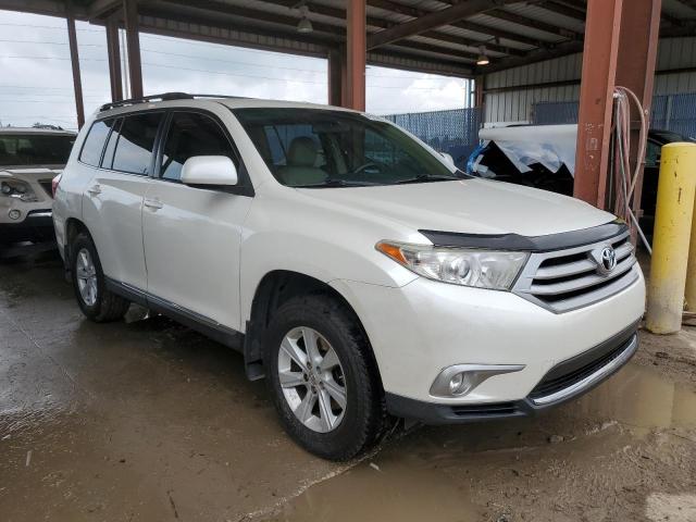 5TDZK3EH4DS136765 - 2013 TOYOTA HIGHLANDER BASE WHITE photo 4