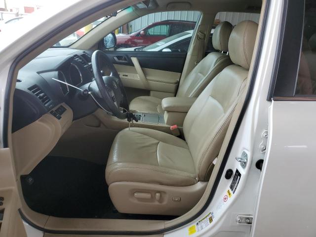 5TDZK3EH4DS136765 - 2013 TOYOTA HIGHLANDER BASE Ақ фото 7