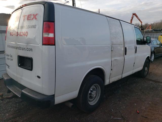 1GCWGFCF2F1227914 - 2015 CHEVROLET CHEVY VAN WHITE photo 3